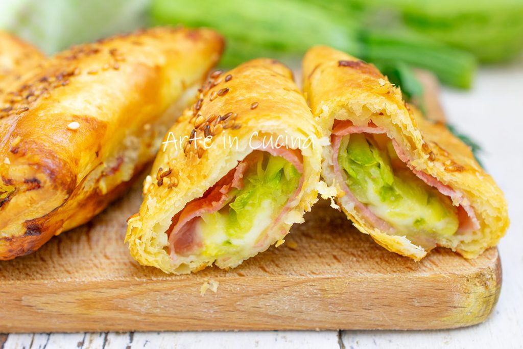 Blätterteigpakete mit Zucchini und Schinken