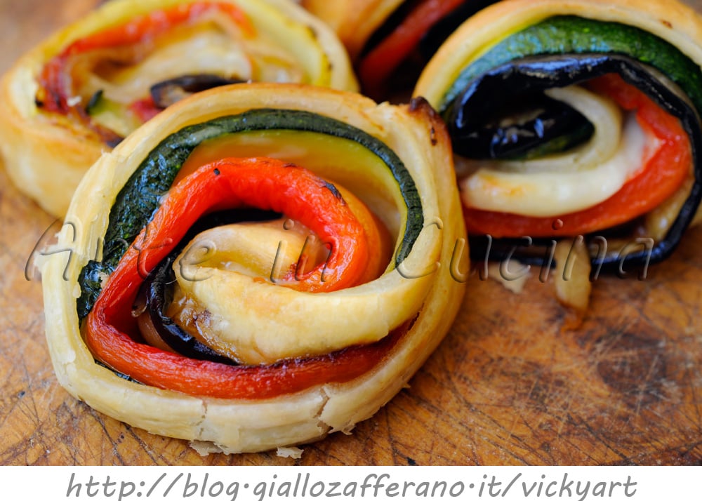 Blätterteigröllchen mit gegrilltem Gemüse Fingerfood