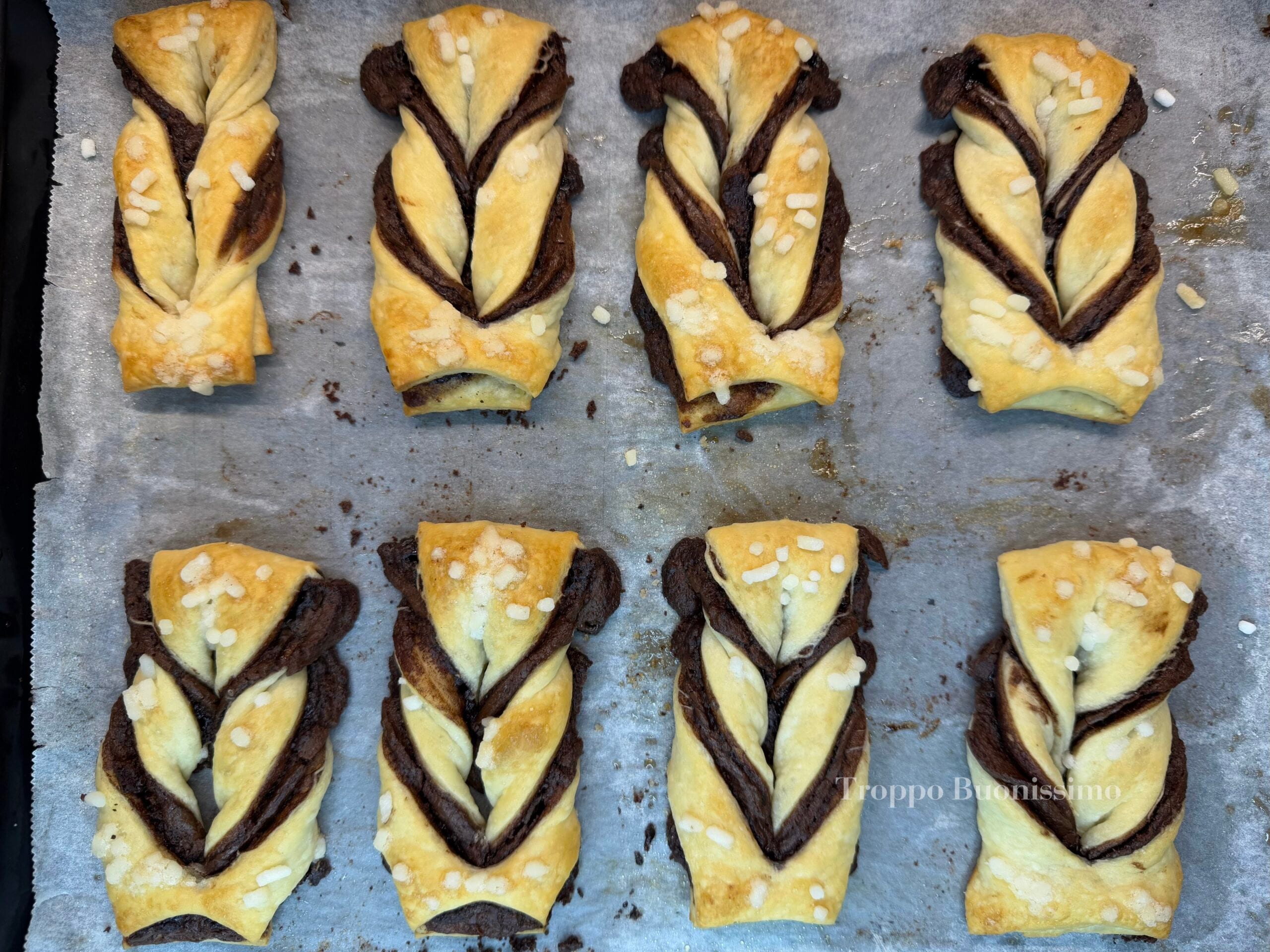 Blätterteigzöpfe mit Haselnusscreme: außen knusprig, das clevere Dessert in 20 Minuten fertig