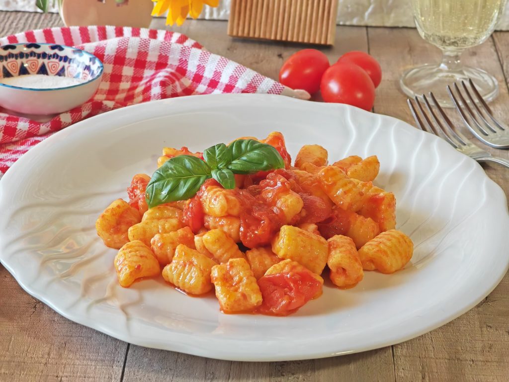 Ricotta-Gnocchi mit Sauce