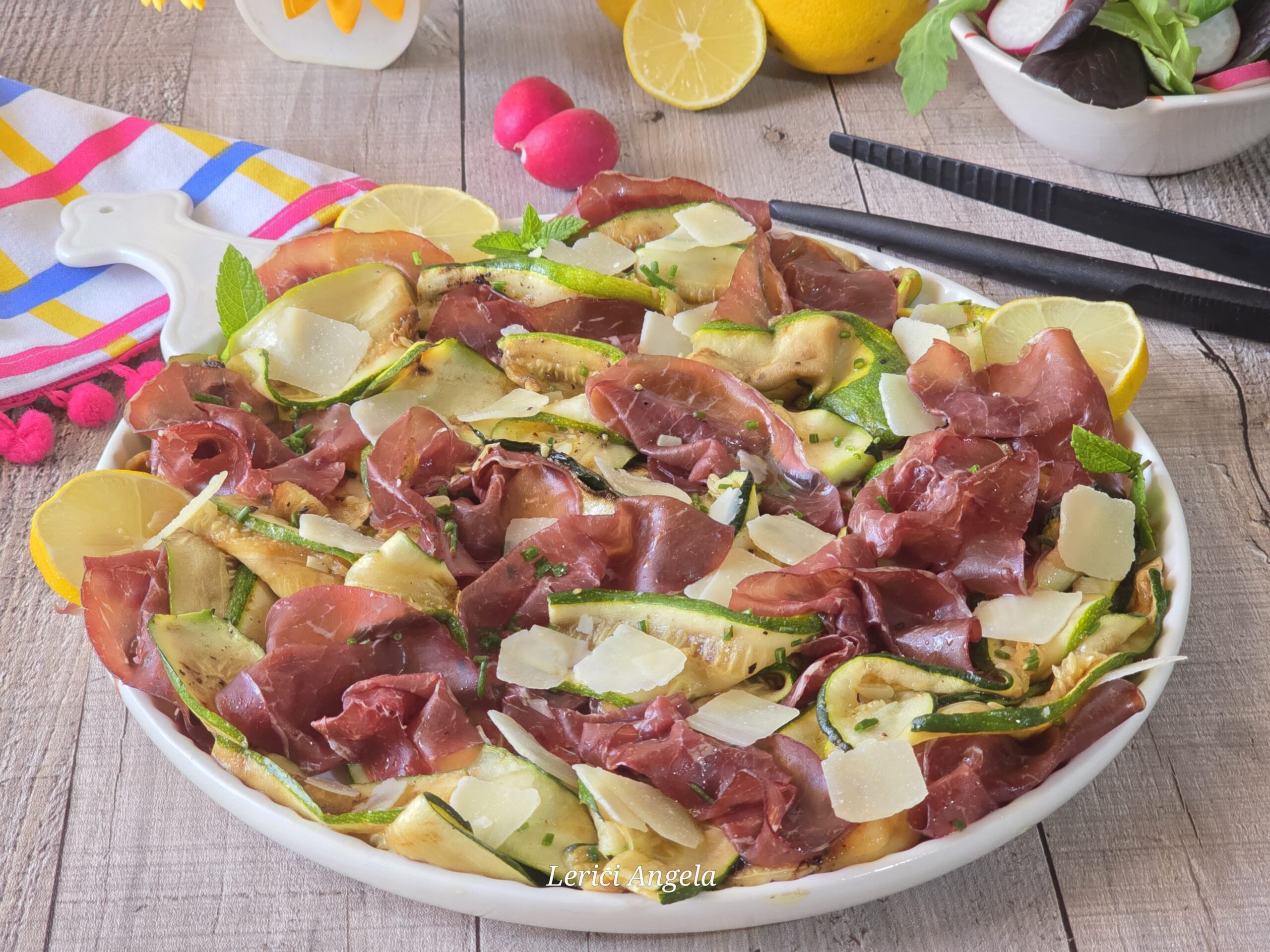 Zucchinisalat mit Bresaola und Zitrone
