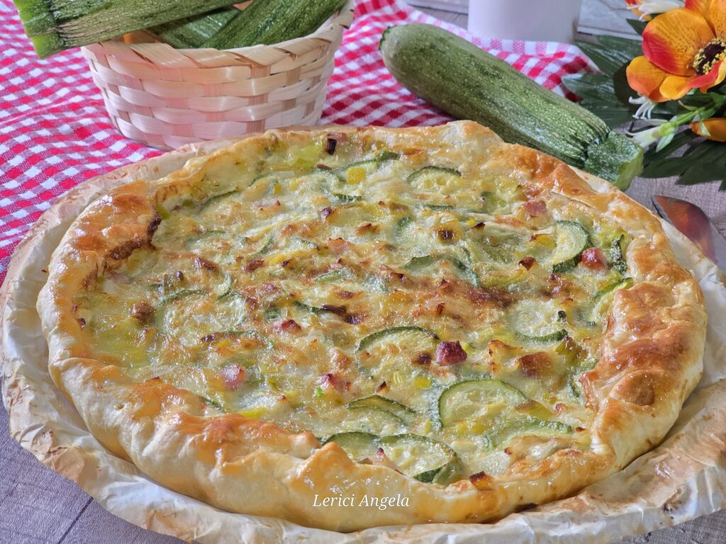 Herzhafte Zucchini-Lauch-Speck-Torte