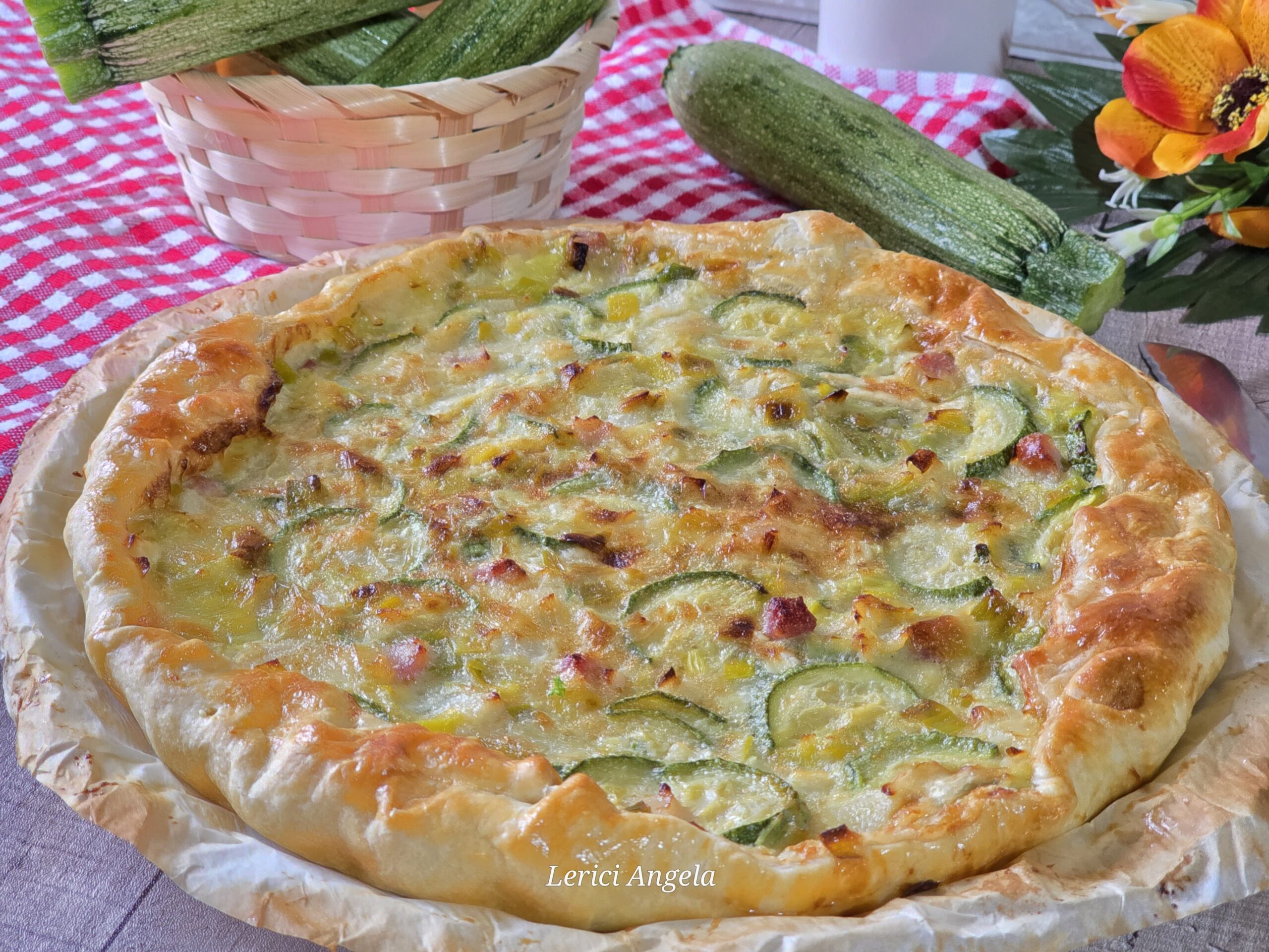 Herzhafte Zucchini-Lauch-Speck-Torte, super lecker und schnell gemacht