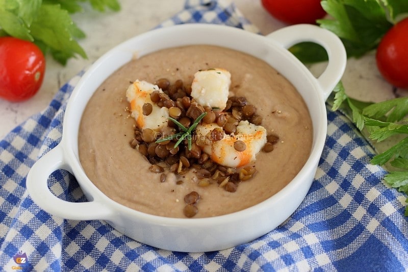 Bohnen-Linsen-Suppe mit Garnelen