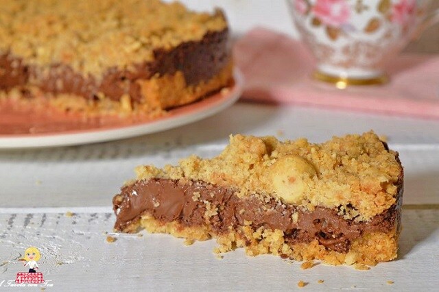 STREUSELKUCHEN mit Haselnüssen und Nutella