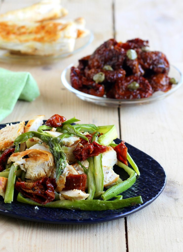 Hähnchensalat mit Spargel und Kirschtomaten