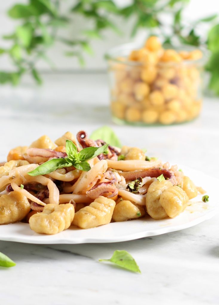 Kichererbsen-Gnocchetti mit Tintenfisch