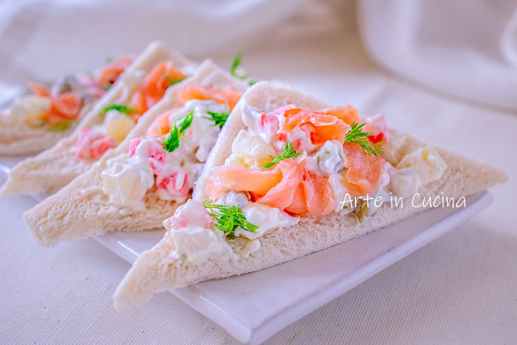 Rezept Canapés mit Lachs und russischem Salat