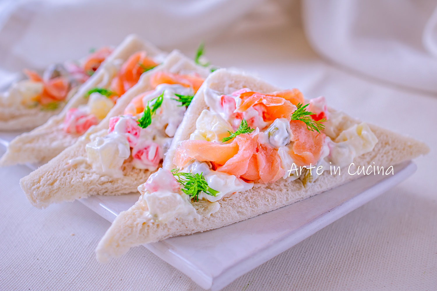 Rezept Lachs- und Russischer Salat Canapés