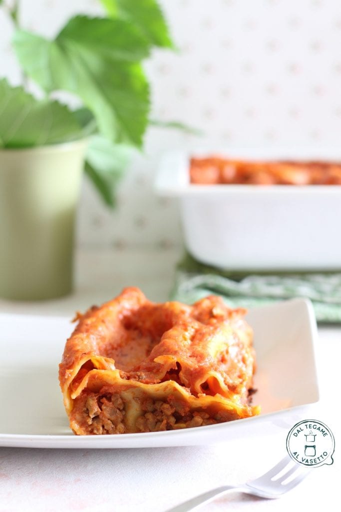 Kochen der Fleisch-Cannelloni in der Mikrowelle