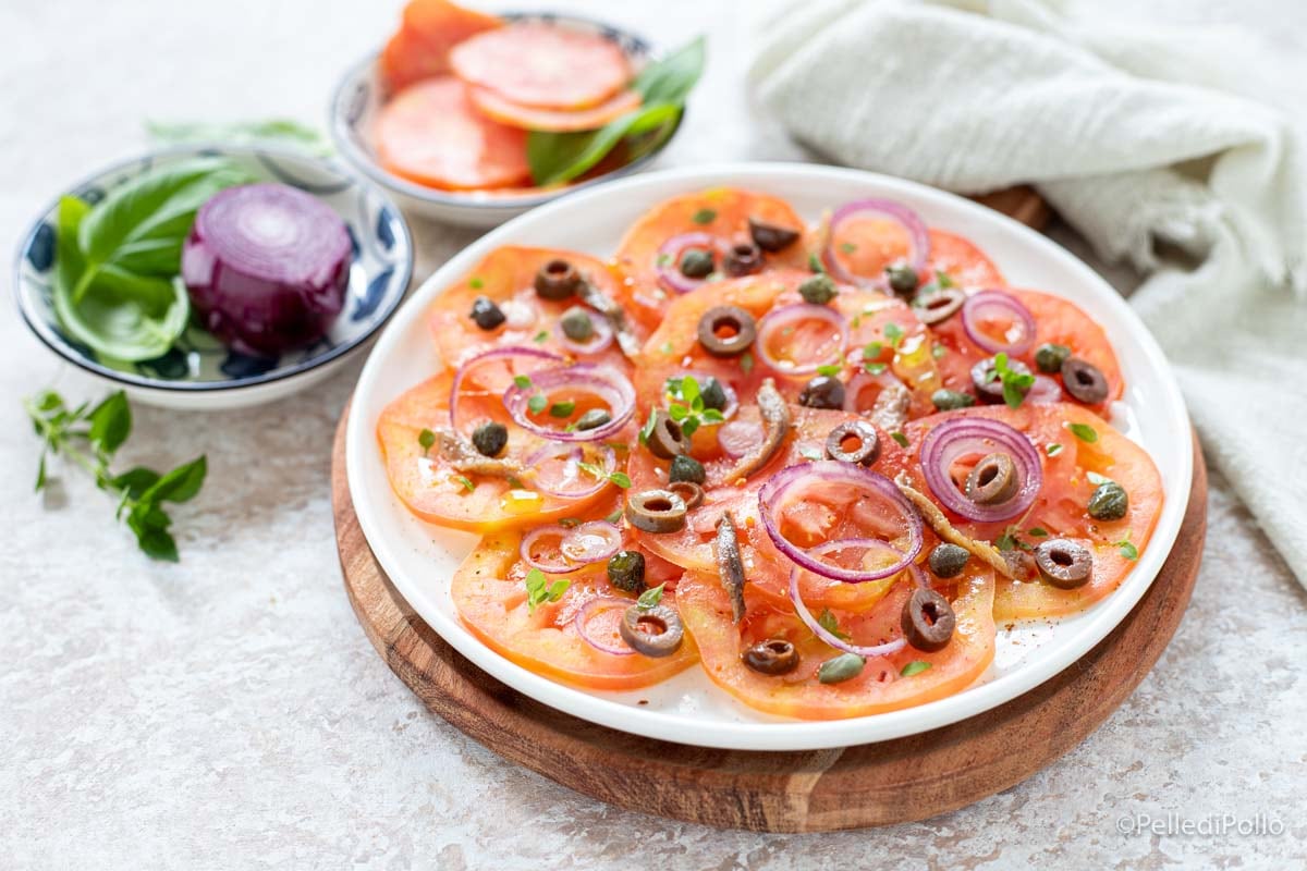 Tomaten-Carpaccio auf mediterrane Art