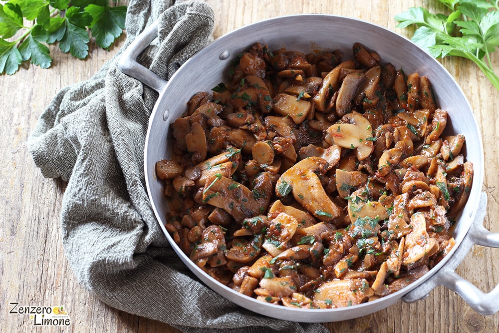 Champignons in der Pfanne