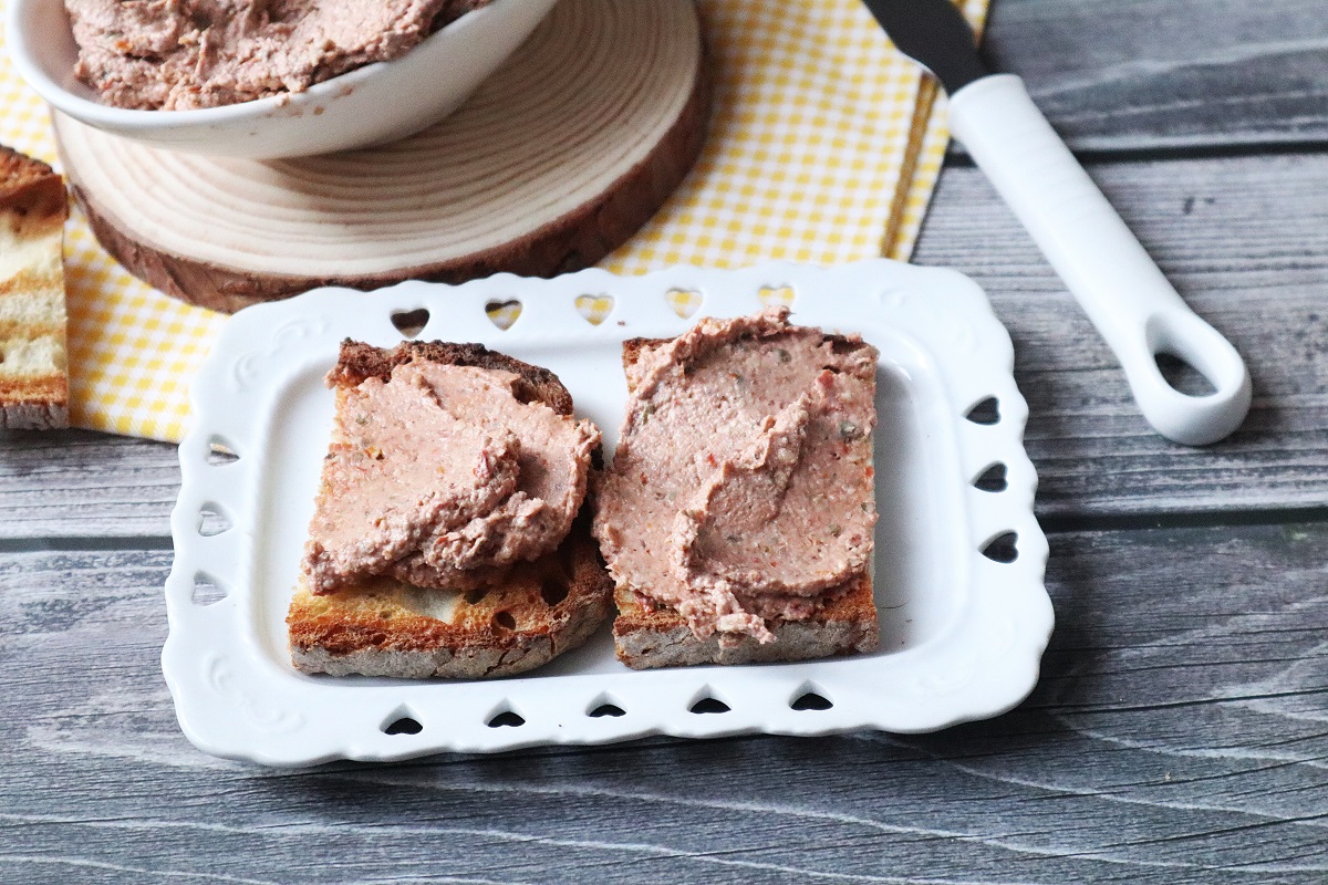 Creme mit getrockneten Tomaten