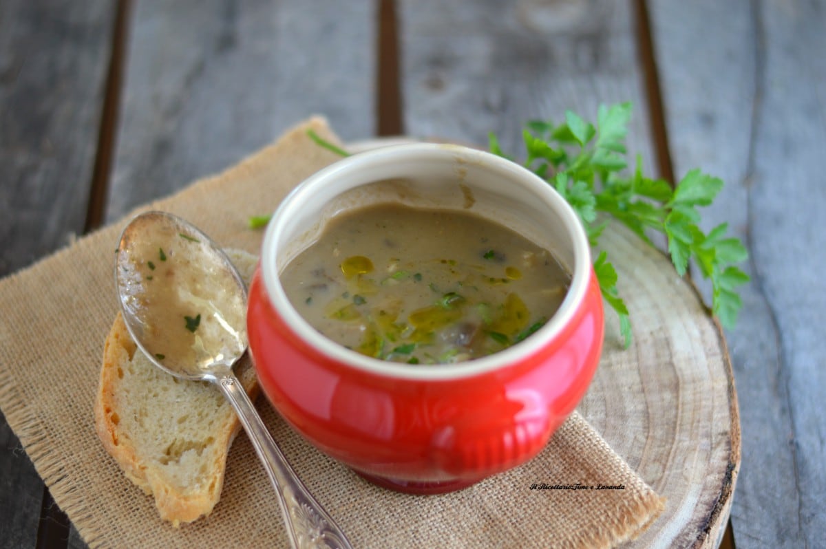 Cremesuppe aus Portobello-Pilzen
