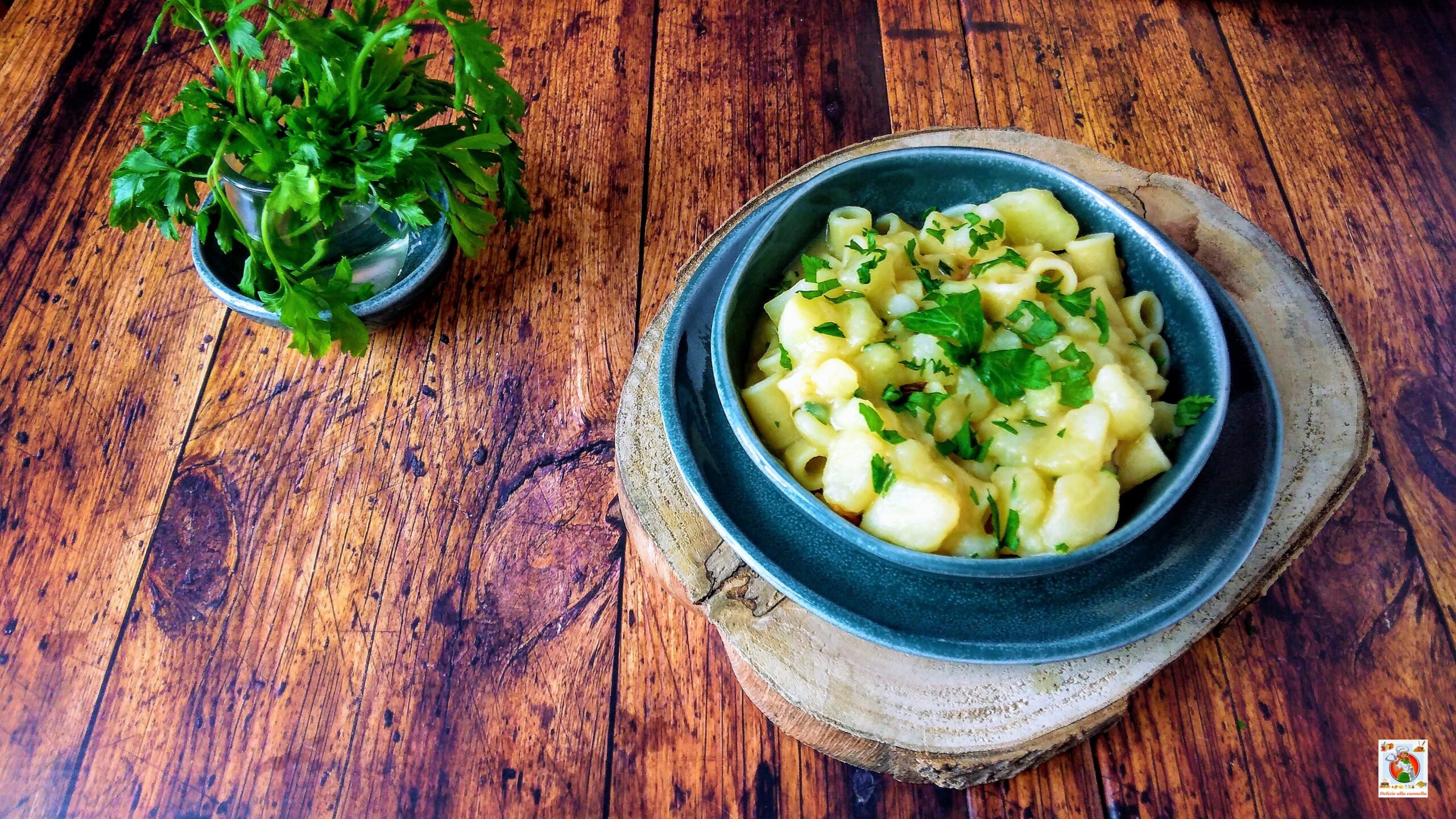 Cremige und Einfache Pasta mit Kartoffeln: das köstliche und authentische Hauptgericht zum Fingerlecken.