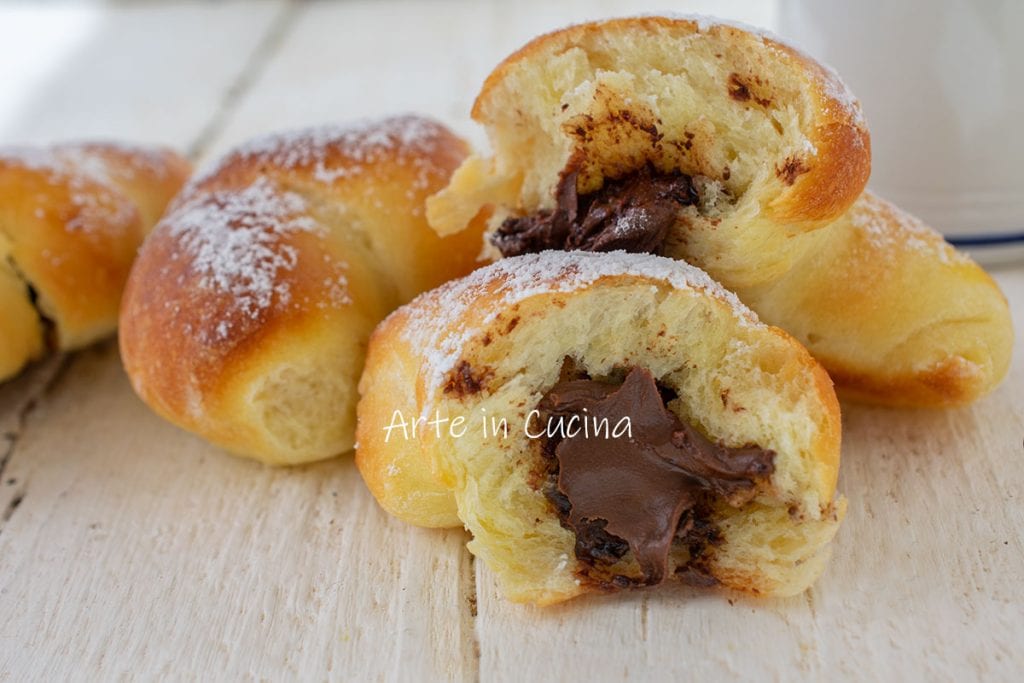 Croissants ohne Butter und Öl mit Nutella