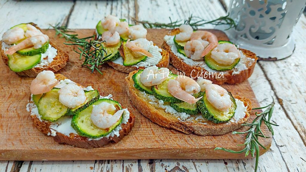 CROSTINI mit GARNELEN und Zucchini