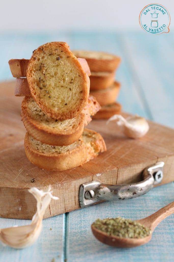 In der Heißluftfritteuse geröstetes Brot