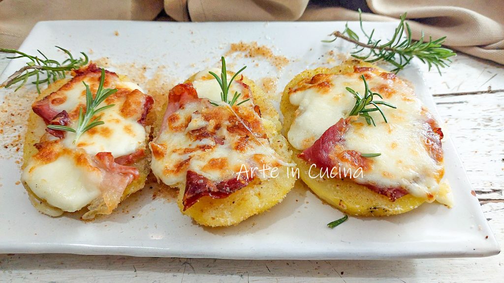 CROSTINI mit KARTOFFELN PROVOLA und SPECK