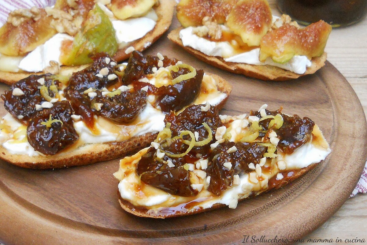 Crostini mit Ricotta und karamellisierten Feigen