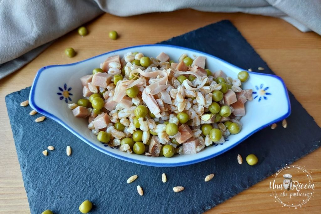 Dinkelsalat mit Erbsen und Putenbrust Titelbild
