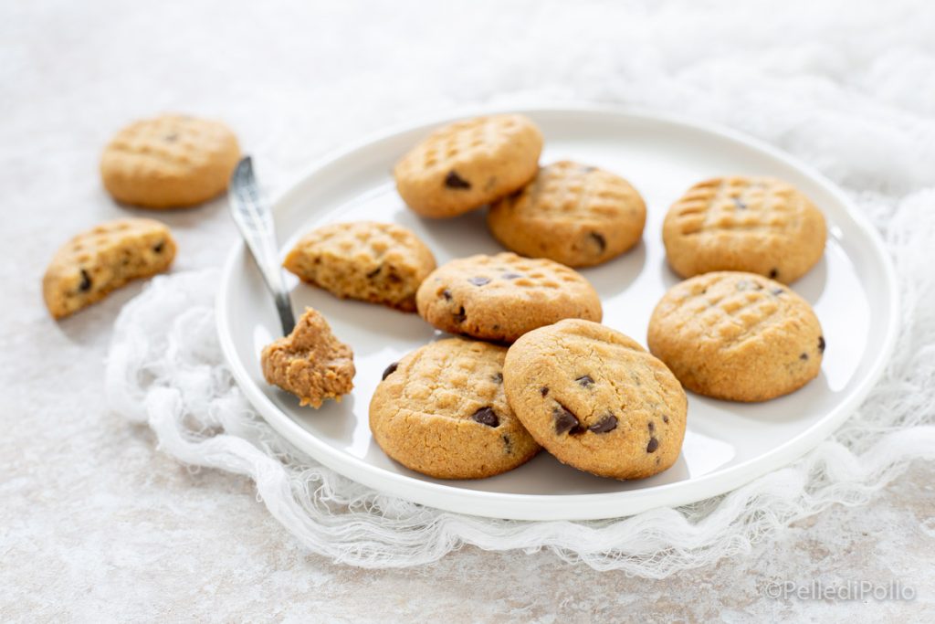 Erdnussbutterkekse mit Schokolade