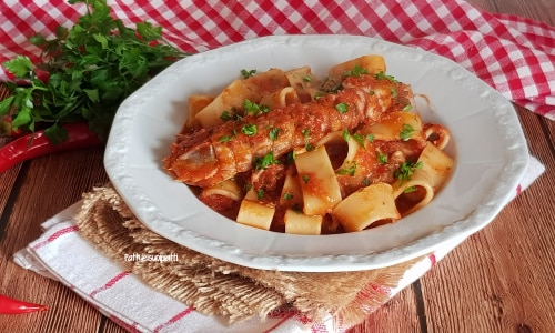 Calamarata mit Krebsensauce