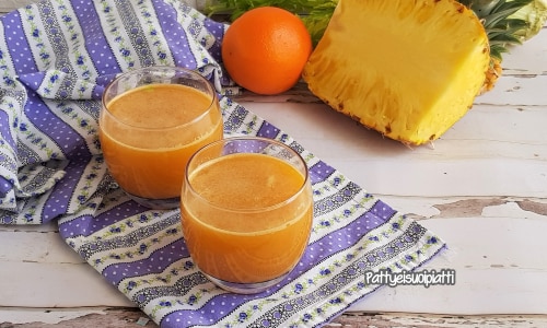 Obst- und Gemüsesaft mit Entsafter