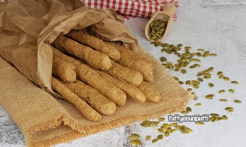 Weiche Grissini mit Vollkornmehl und Kürbiskernen