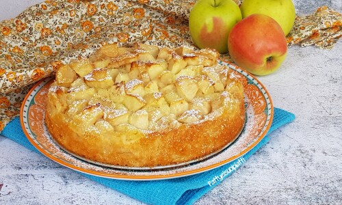 Kuchen mit vielen Äpfeln