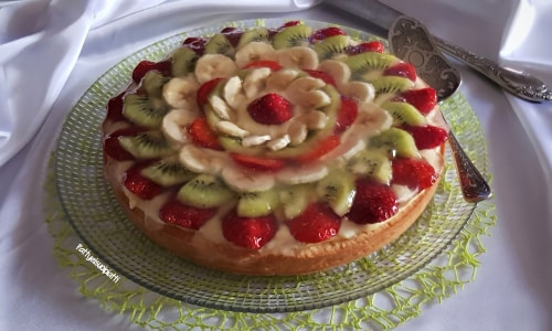 Frischer Obstkuchen