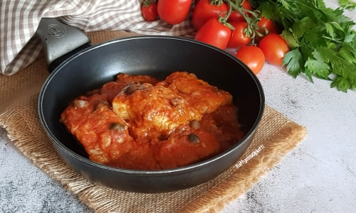 Schmackhafter Kabeljau in Tomatensauce