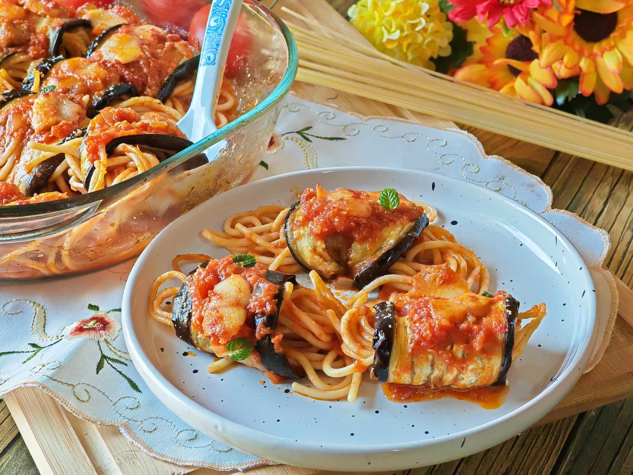 Auberginenröllchen mit Spaghetti