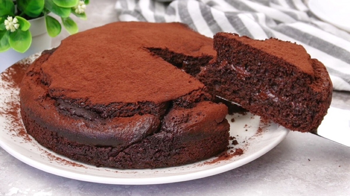 SCHOKOLADENKUCHEN MIT WEICHEM HERZ