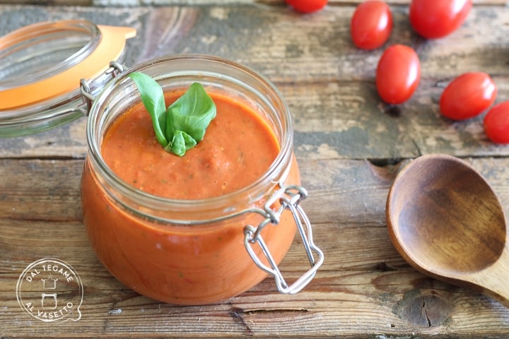 Frische Tomatensauce in der Mikrowelle