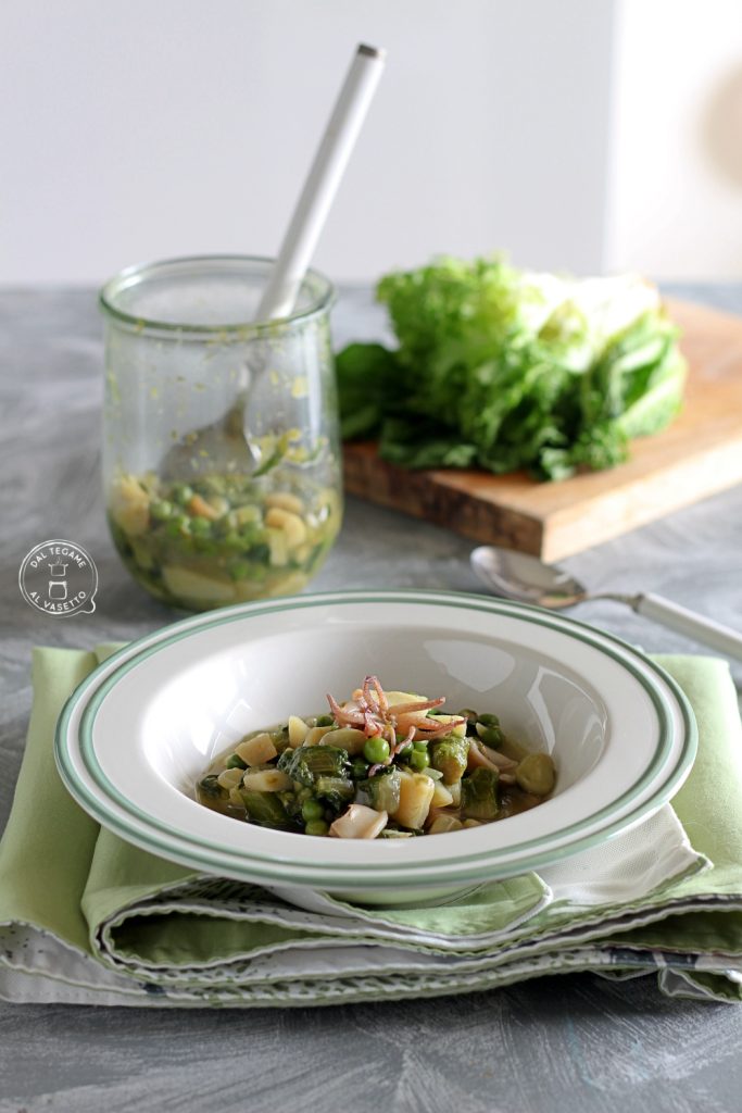 Spargel, Erbsen, Tintenfische im Glas mit Mikrowellen-Einmachgarmethode