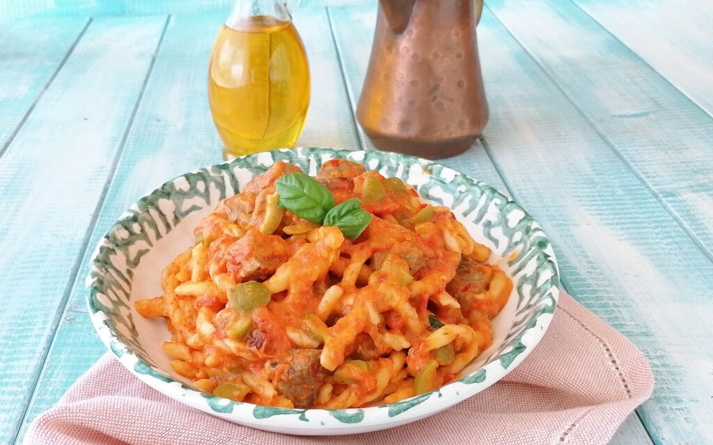 fusilli paprika und frischer thunfisch