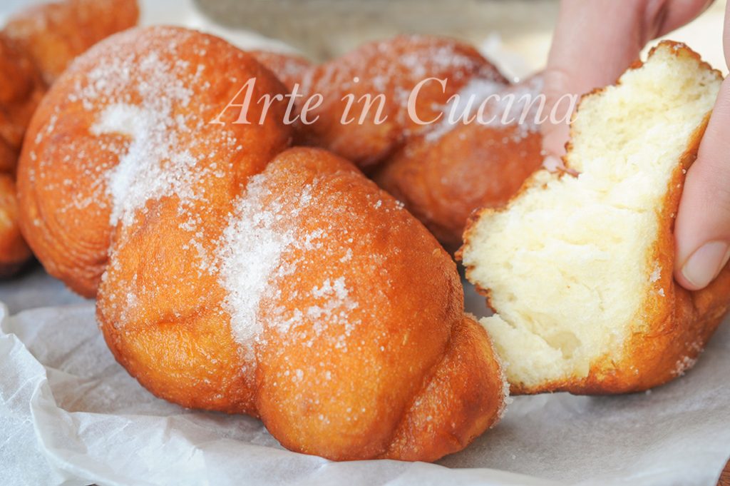 Geflochtene Krapfen mit Ricotta Karnevalsüßigkeiten vickyart Kunst in der Küche