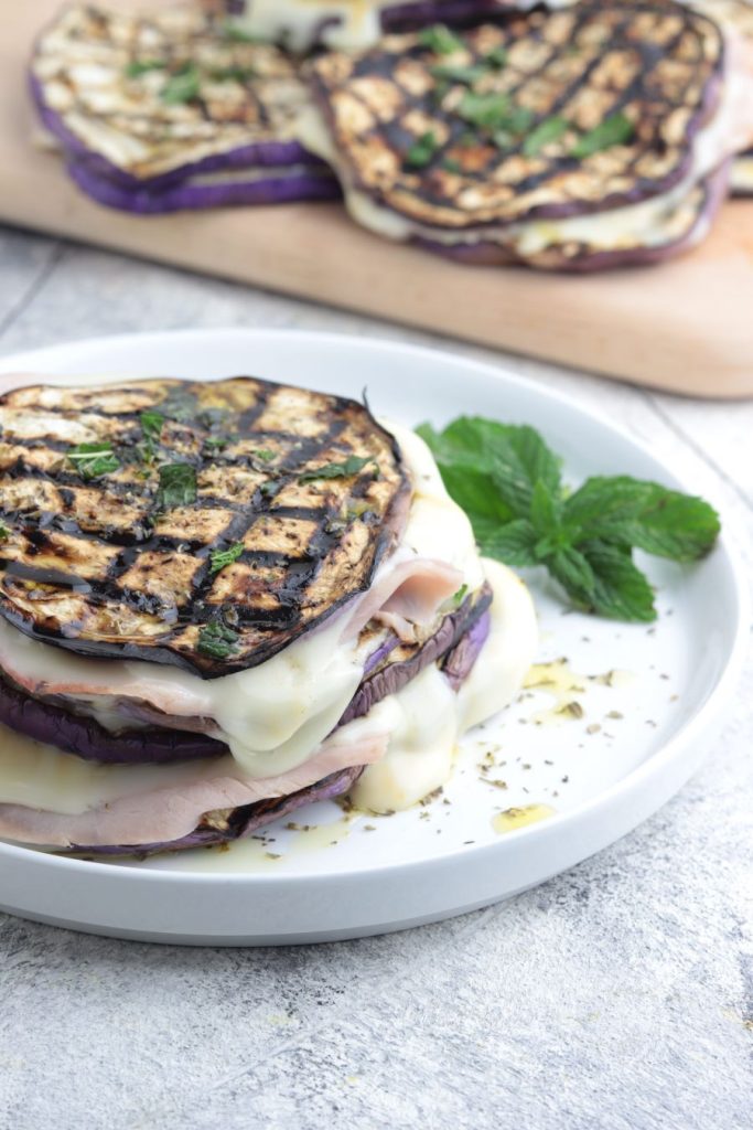 gefüllte gegrillte Auberginen