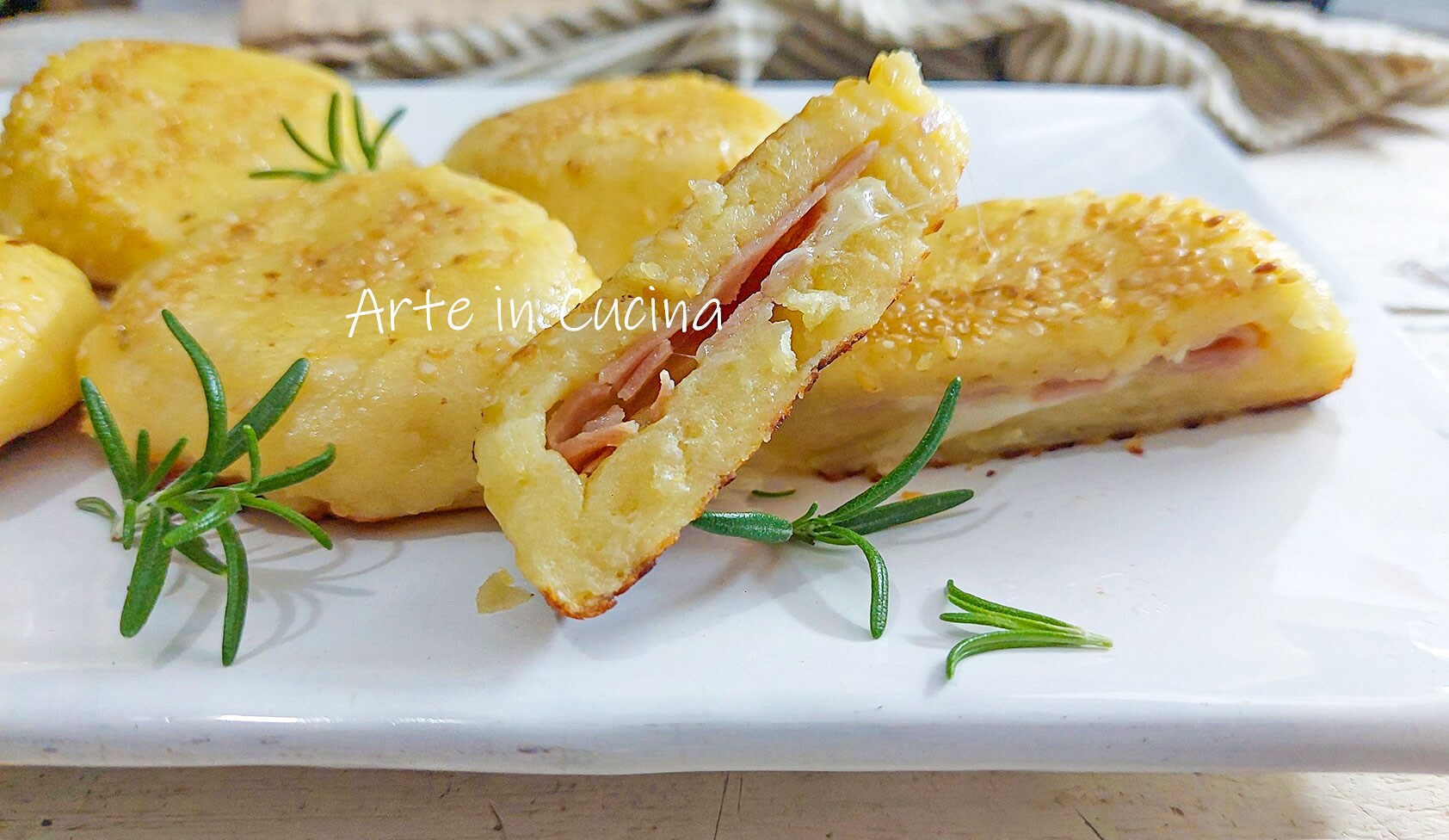 Super weiche mit Kartoffeln gefüllte Fladenbrötchen