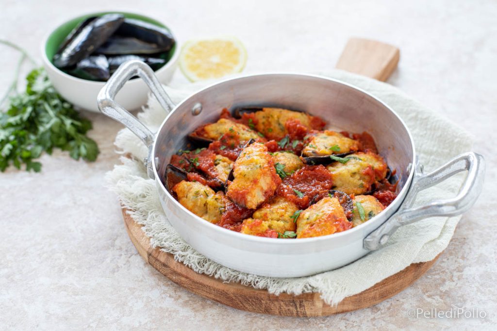 gefüllte Muscheln in Tomatensauce