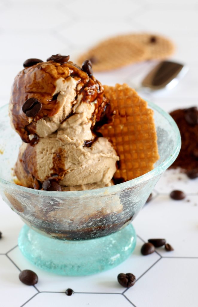 Hausgemachtes Kaffee-Eis