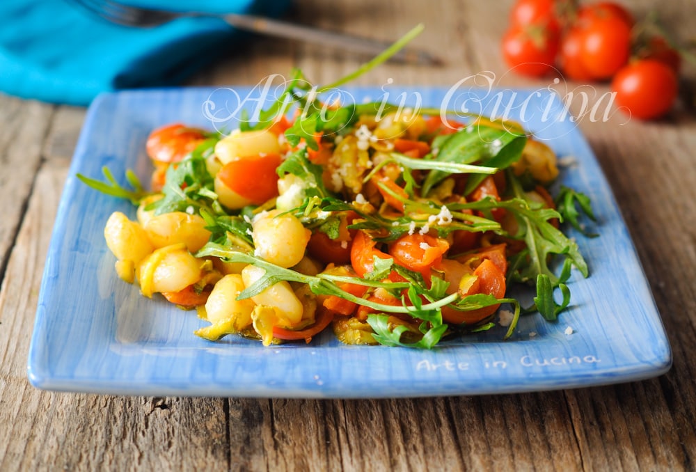 Gnocchi mit Kirschtomaten, Rucola und Zucchini schnell