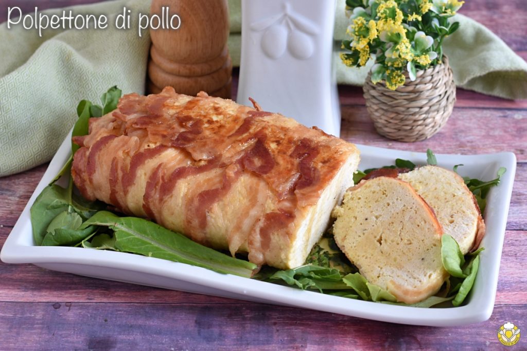 Hähnchenfleischloaf in Speckkruste im Topf gekocht, leckeres Rezept, der Maiskorn