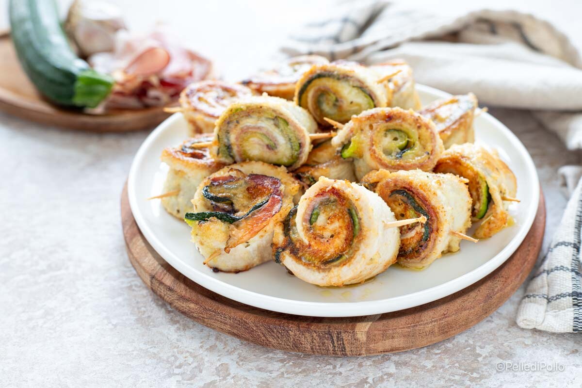 Hähnchenröllchen mit Zucchini und Speck