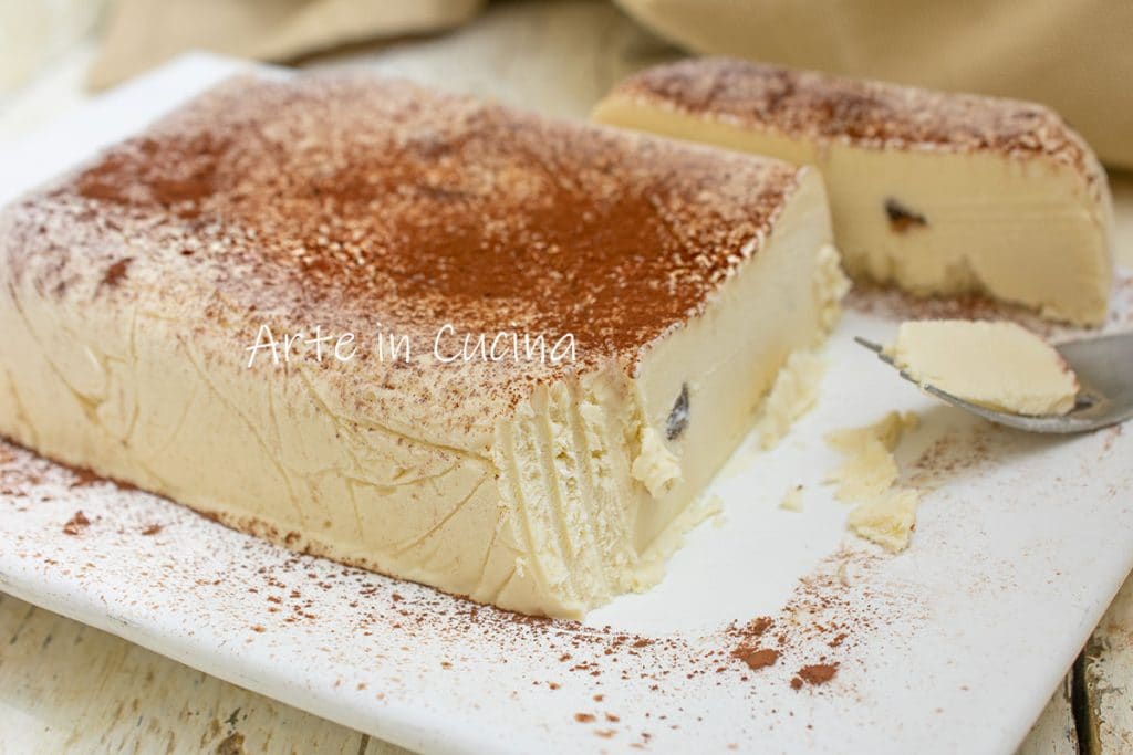 Halbgefrorenes Tiramisu mit Mascarpone