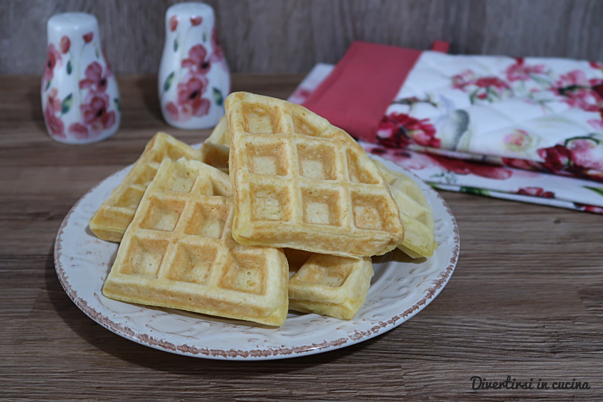 Einfache und schnelle herzhafte Waffeln