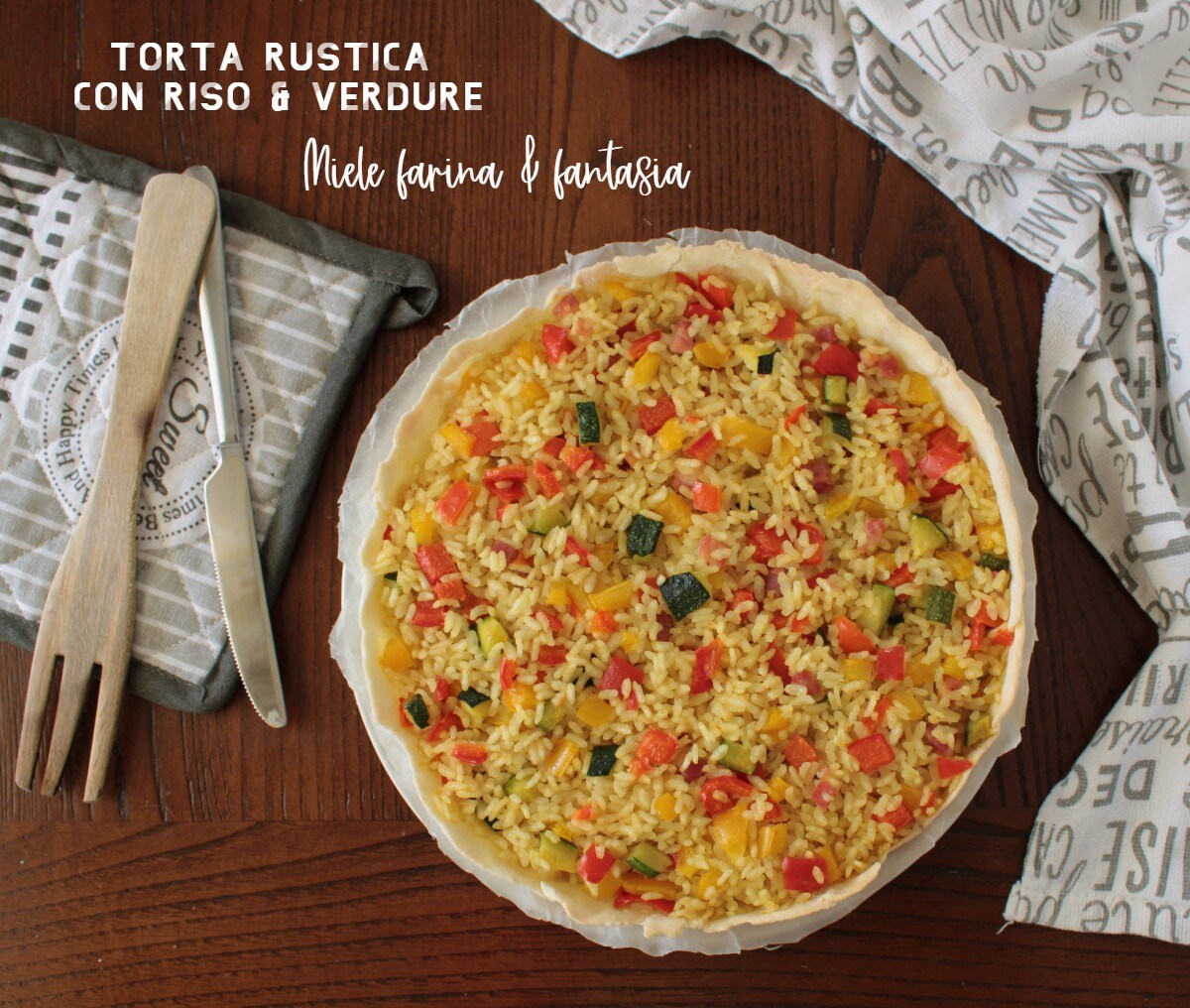 Herzhafter Kuchen mit Reis und Paprika