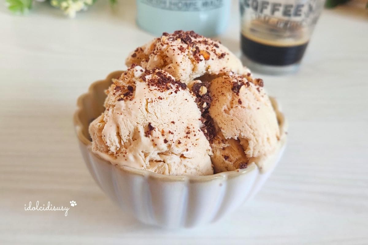 Cremiges Kaffee-Eis – in 5 Minuten bereit und ohne Eismaschine