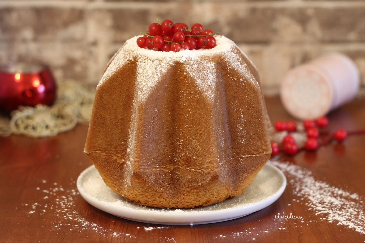 Einfacher und schlauer Pandoro-Kuchen